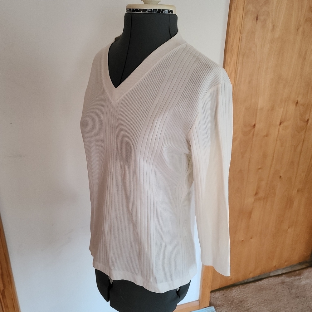 Cabela's long sleeve shirt white v-neck top